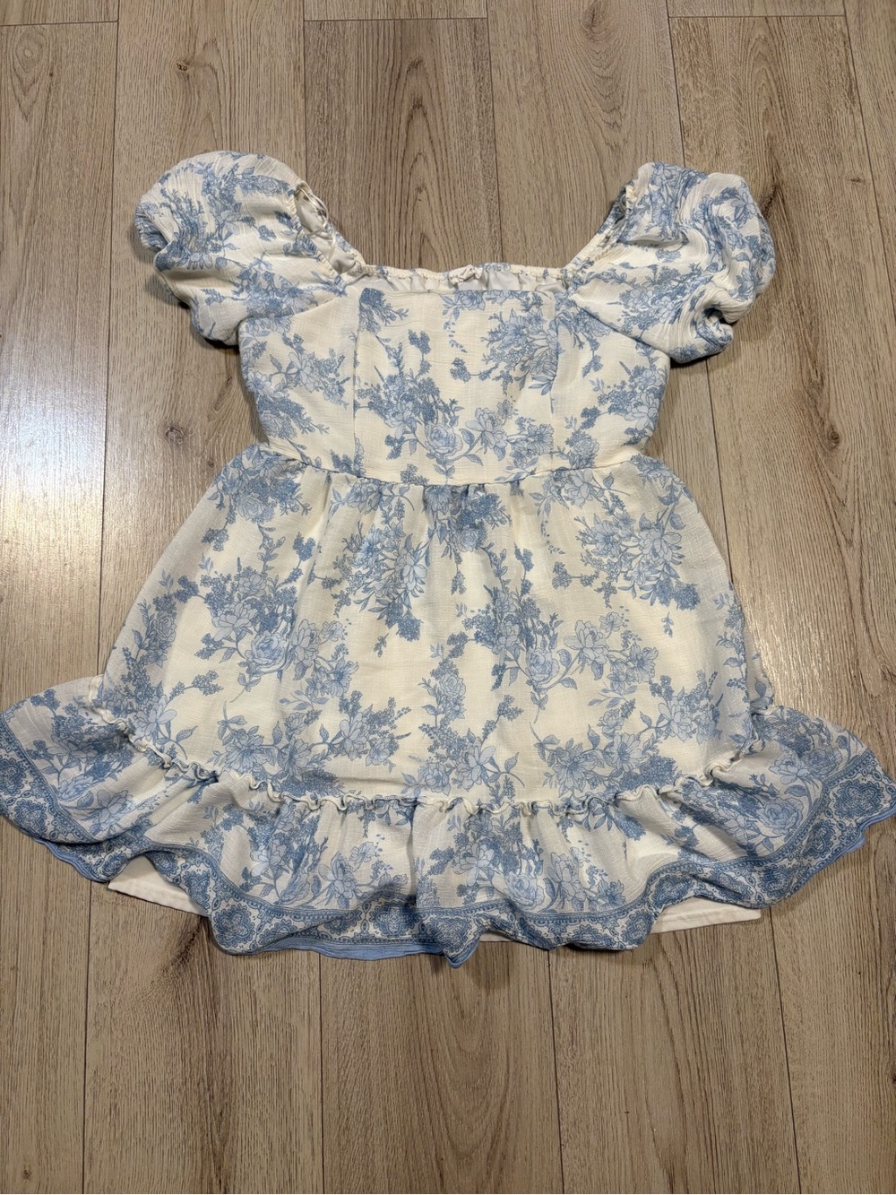 Women’s Blu Pepper Size Medium Floral Puff Sleeve Dress - Blue and Cream